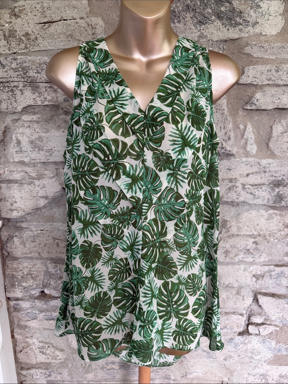 Sleeveless Green Palm-Print Top